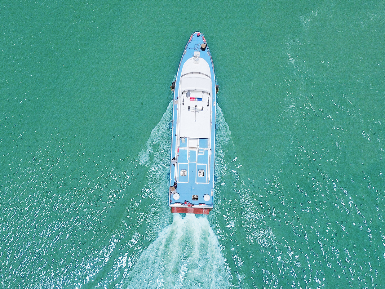 珠海俊捷船艇_18.8米接待工作船（俯视）